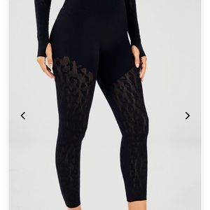 FABLETICS MID RISE KNIT SCULPT XS